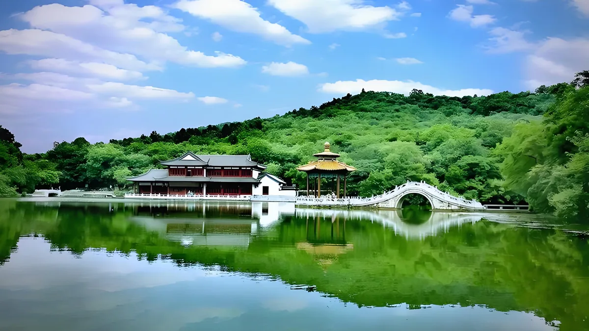 滁州企业官网与AI功能集成定制指南：从全柴、悦达看皖东制造业的数字化第一步